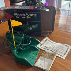 World of golf, electric, putting partner